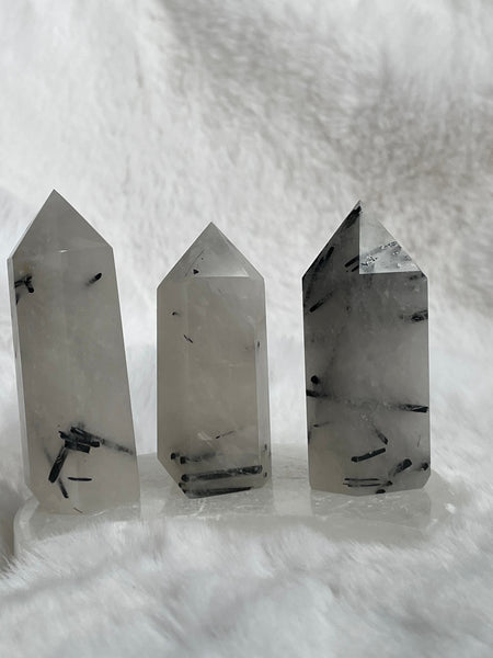 Tourmilated quartz points