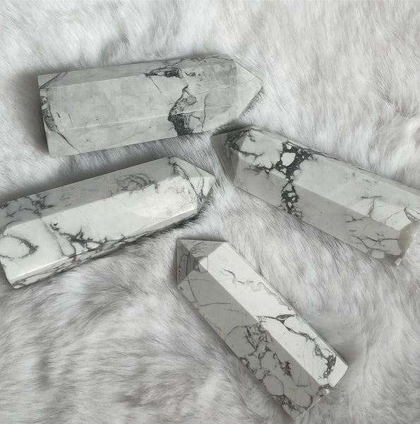 Howlite towers