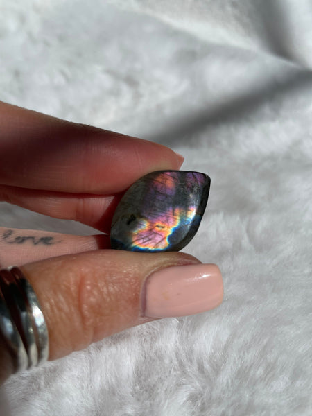 Labradorite cabachon