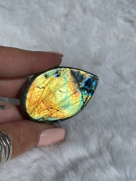 Labradorite cabachon