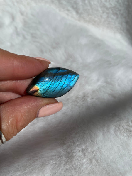 Labradorite cabachon