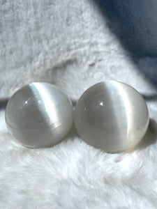 Selenite spheres