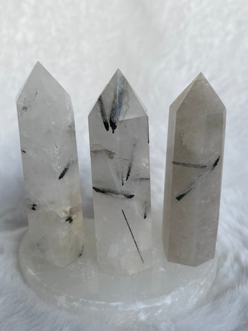 Tourmilated quartz points