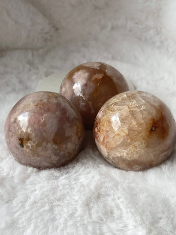 Flower agate sphere