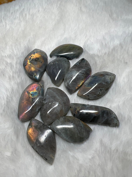 Labradorite cabachon
