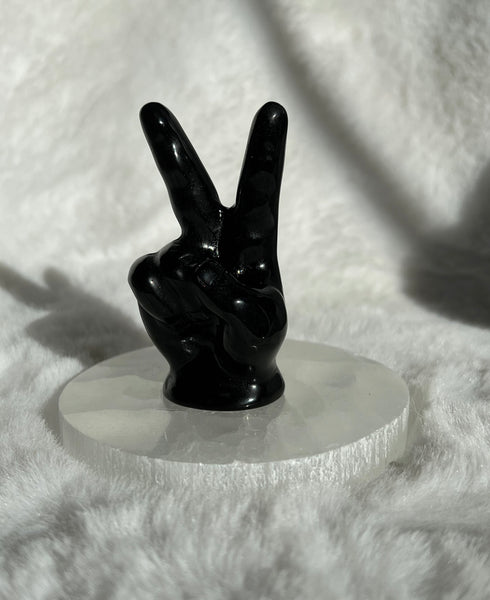 Crystal middle finger carving