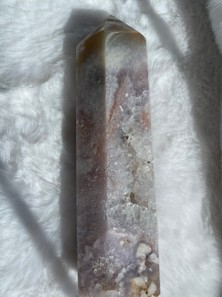 Flower Agate with amethyst clusters